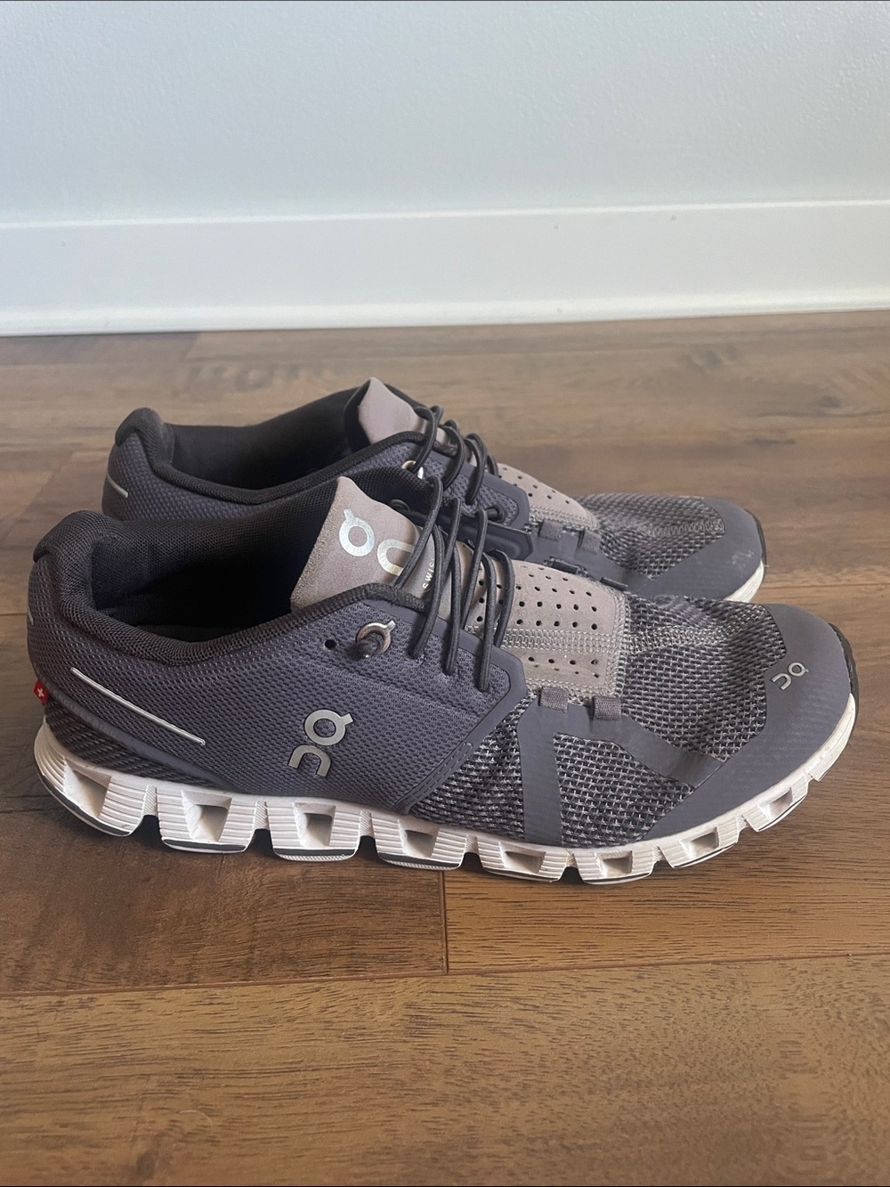 On Cloud 5 Women’s Running Shoes Size 8